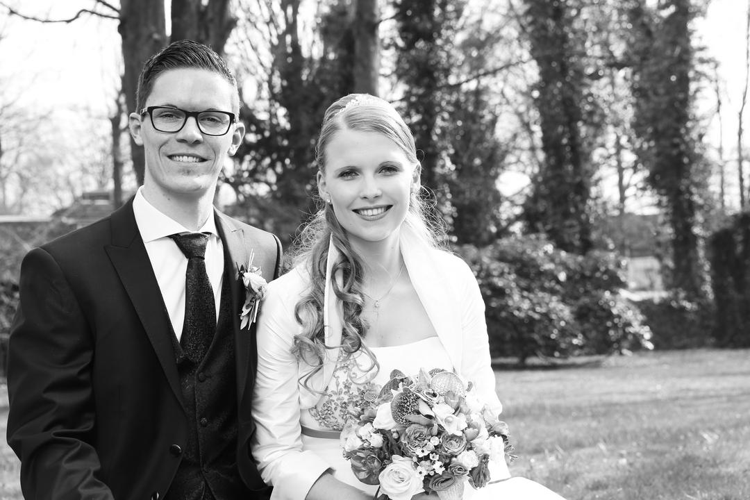 Portrait vom Brautpaar in schwarz weiß, Hochzeitsfotos von Peter Vogel, Hamburg
